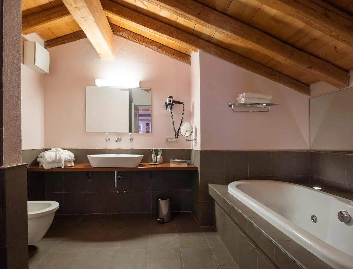 Locanda Ca Dei Santi Induno Olona Inn